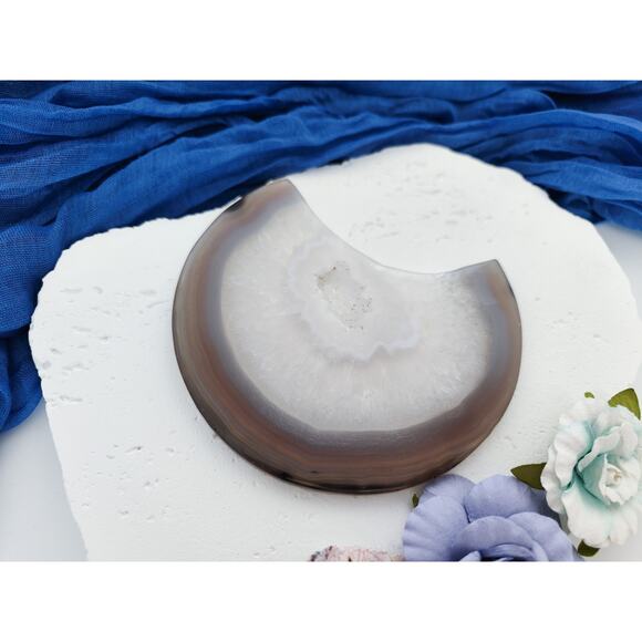 Large Druzy Agate Flat Moon Crystal Carving - Picture 6 of 6